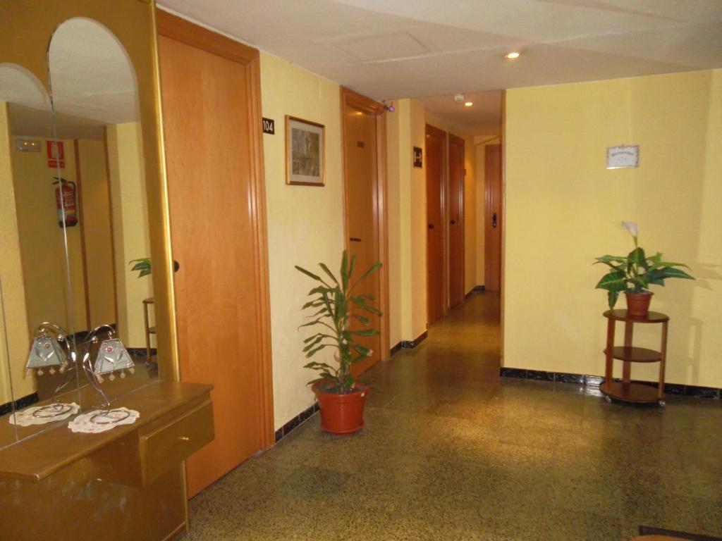 Hostal Cumbre ซาราโกซา ภายนอก รูปภาพ
