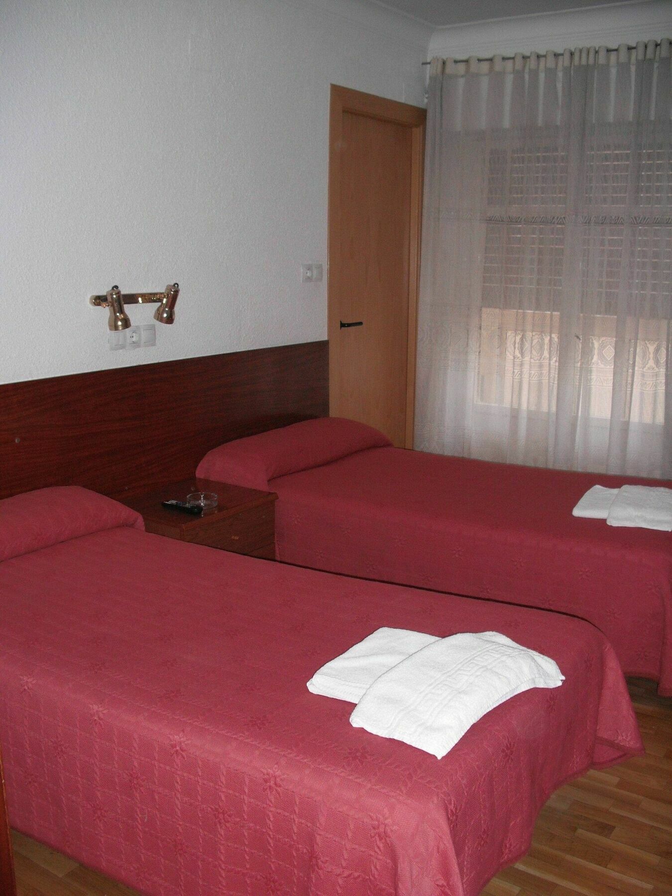Hostal Cumbre ซาราโกซา ภายนอก รูปภาพ