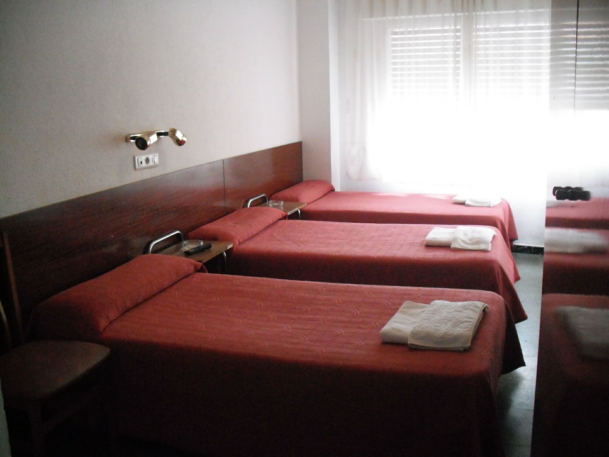 Hostal Cumbre ซาราโกซา ภายนอก รูปภาพ